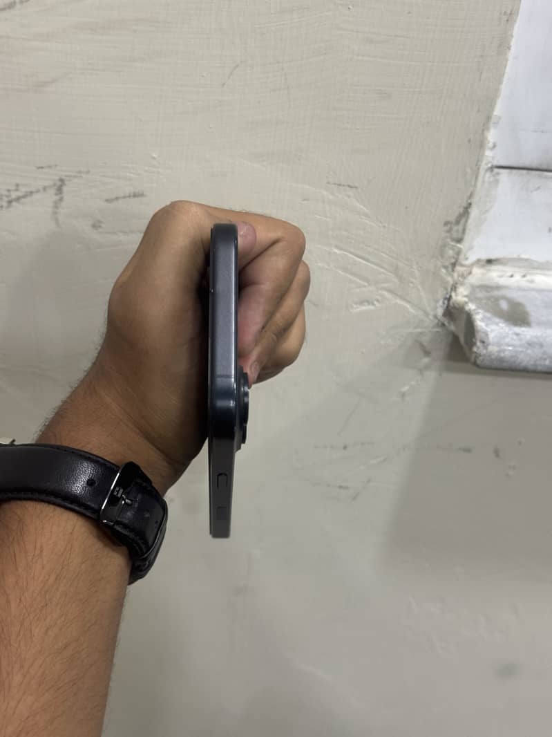 iPhone 16 1