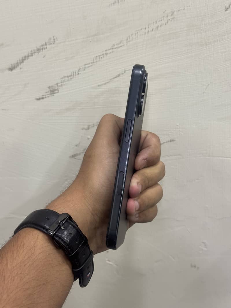iPhone 16 2