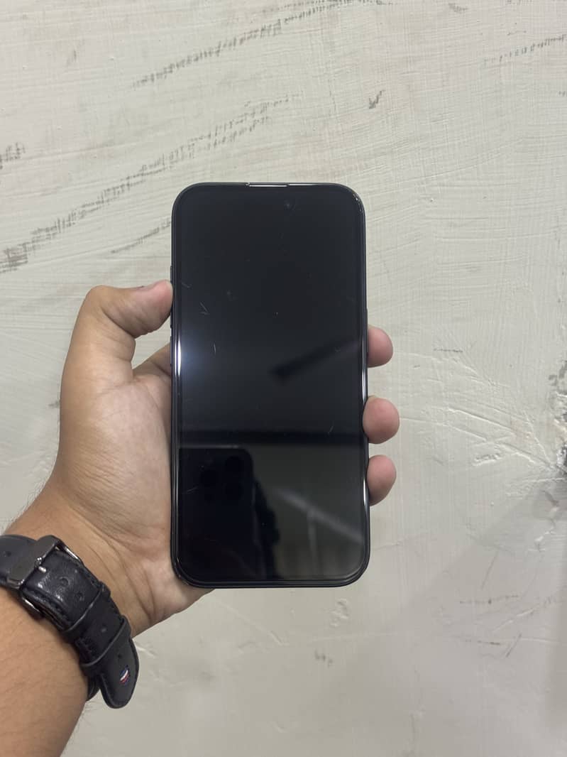 iPhone 16 6