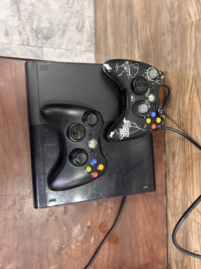 X BOX 360 E Slim 0