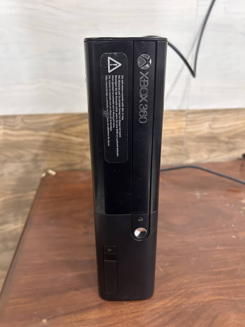 X BOX 360 E Slim 2