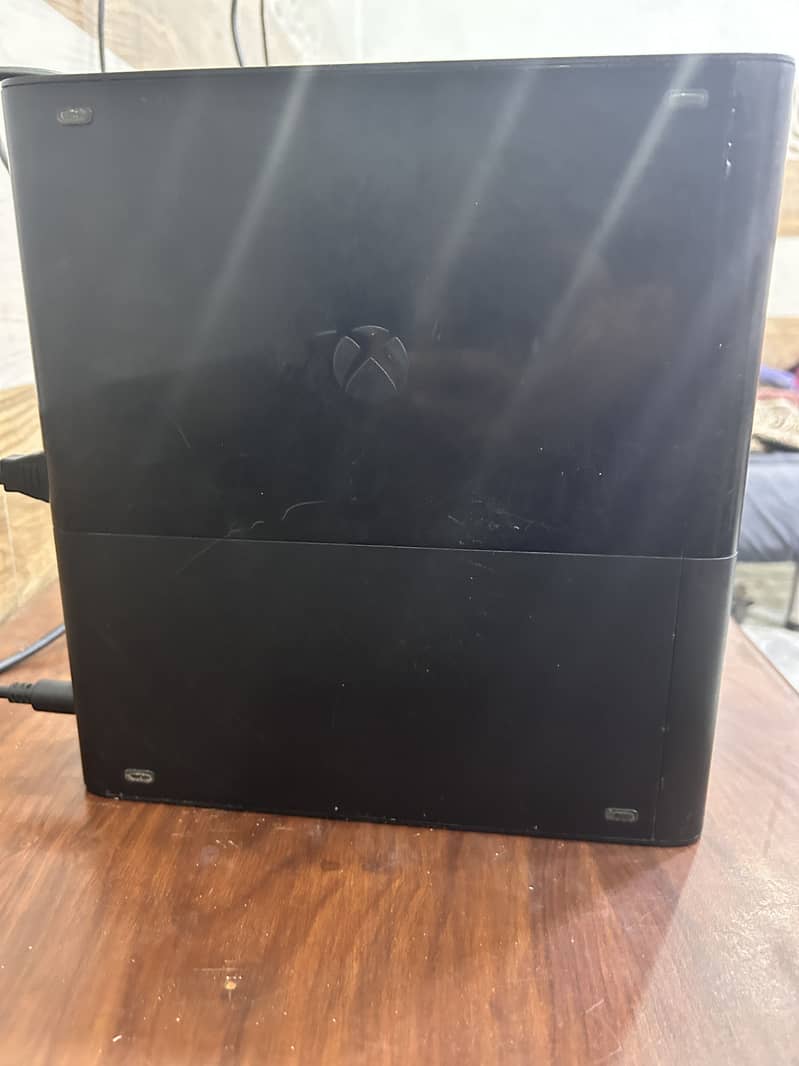 X BOX 360 E Slim 4