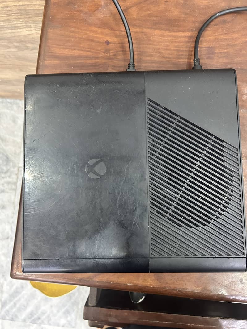 X BOX 360 E Slim 5