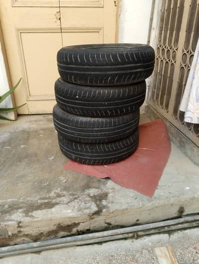 Set of 4  used tubeless tyres