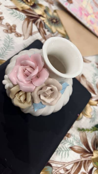 Flower vase
