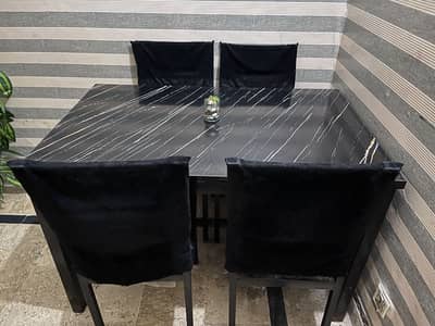 FOR SALE – 4 Seater Dining Table Set