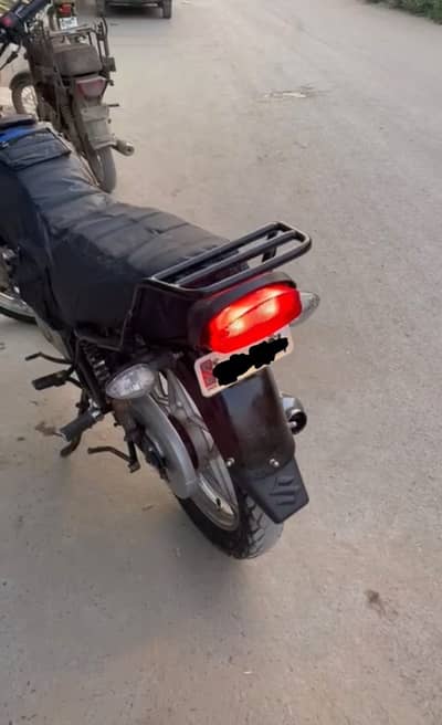 Suzuki GS 150 2017