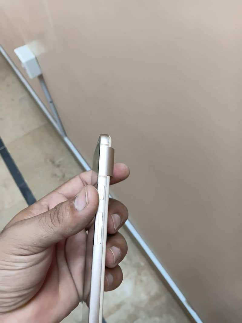 Google Pixel 8 4