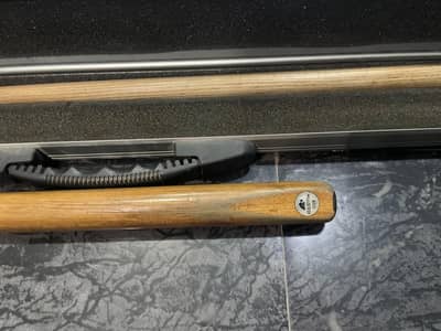 RILEY (ENGLAND) SNOOKER CUE with ALUMINIUM CASE