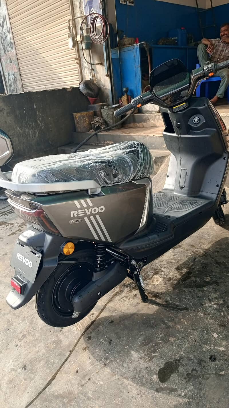 Revoo A12 0