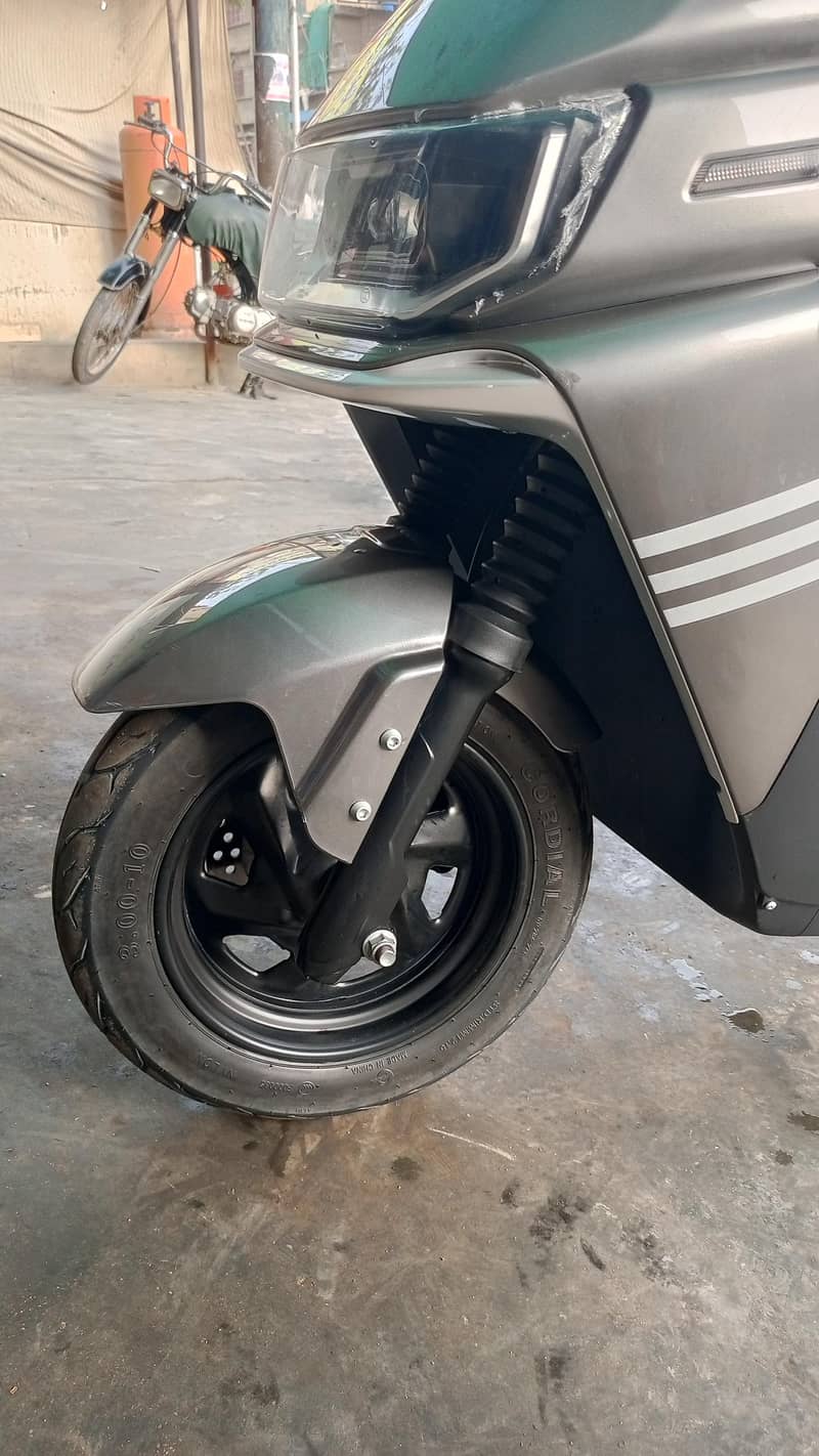 Revoo A12 5