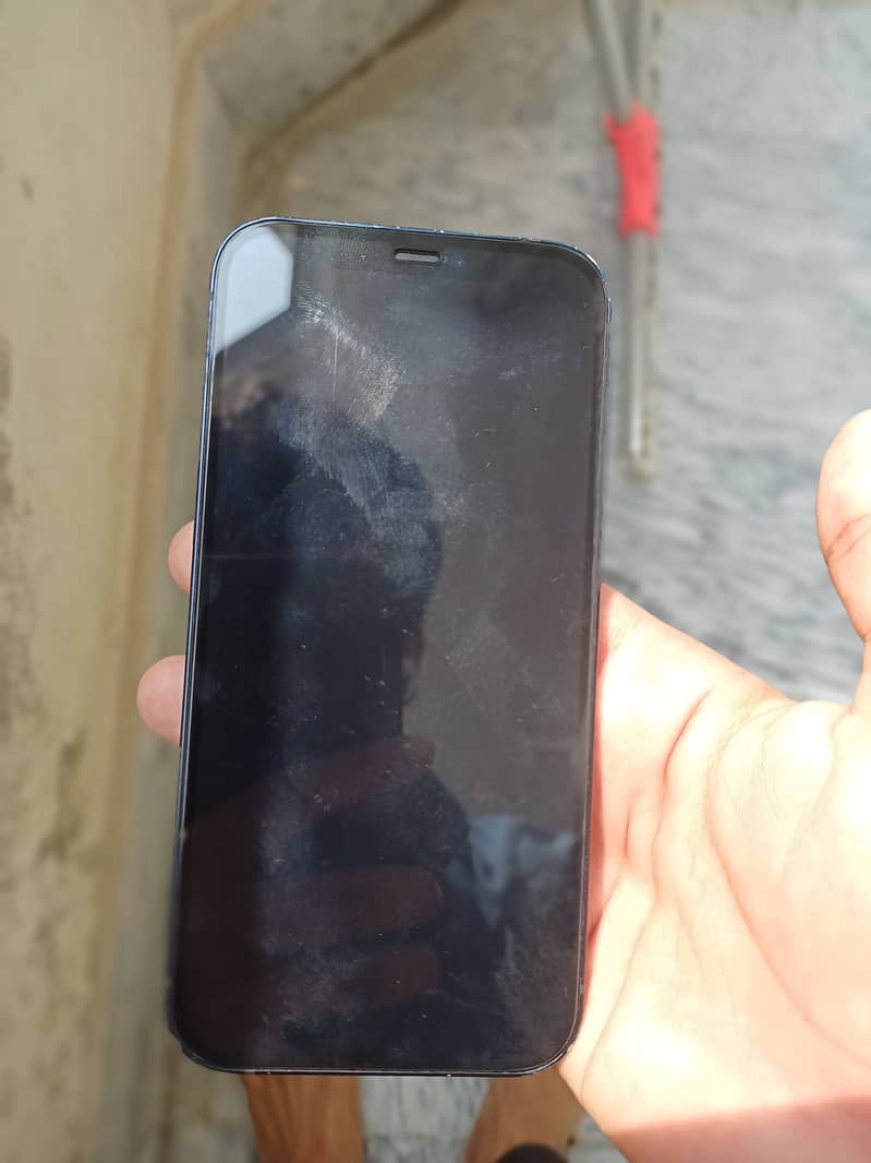 iPhone 12 0