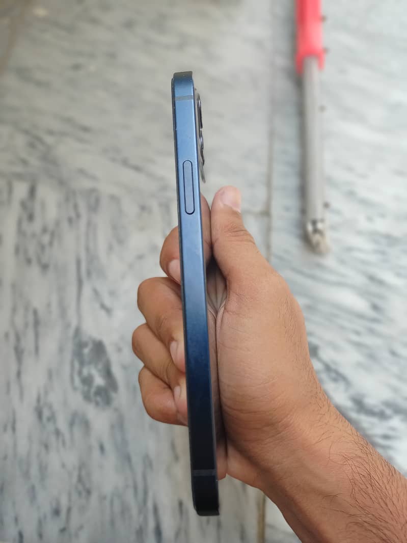 iPhone 12 2