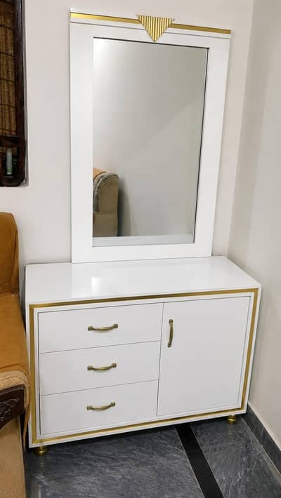 white and gold dressing table with  mirror