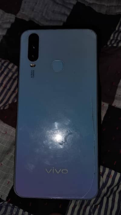 Vivo Y17.