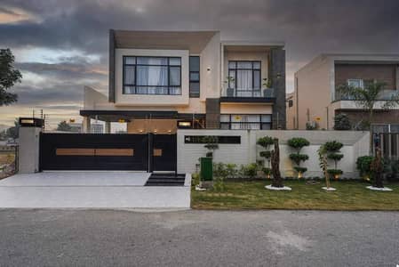 PHASE 6 1-KANAL BRAND NEW FULL BASEMENT FULLY FURNISHED BUNGALOW WITH 6 BEDROOMS IS AVAILABLE FOR SALE.