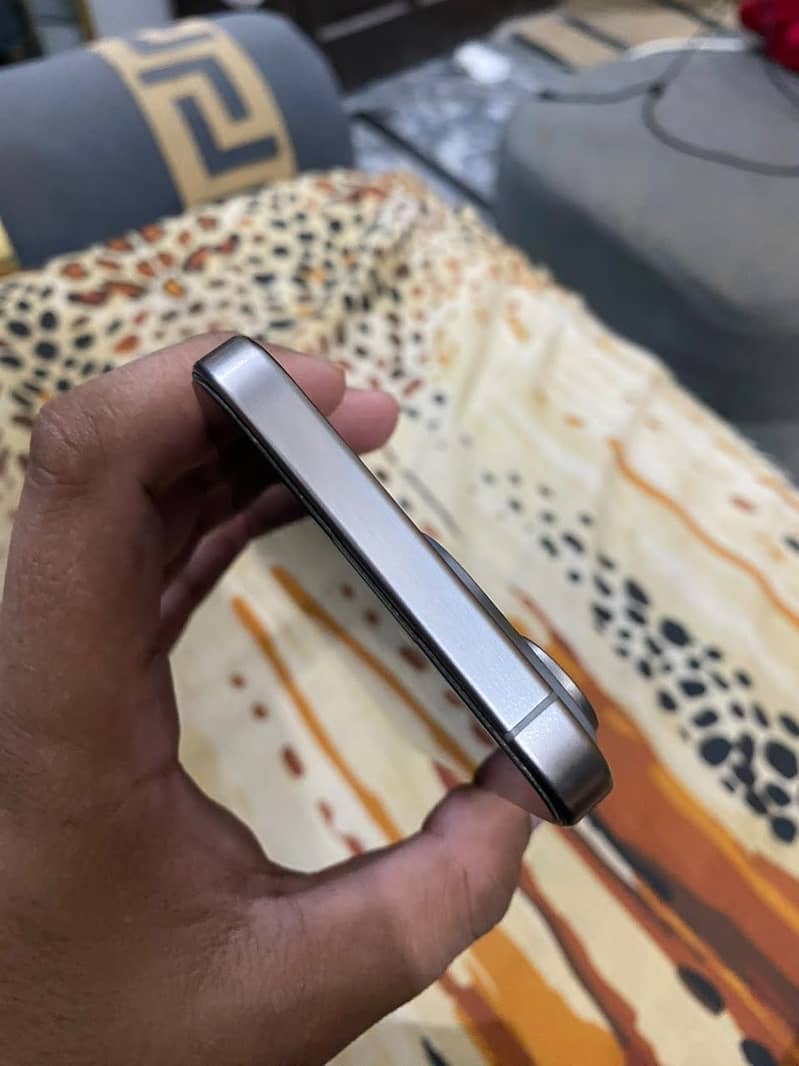 Iphone 15 pro max 2
