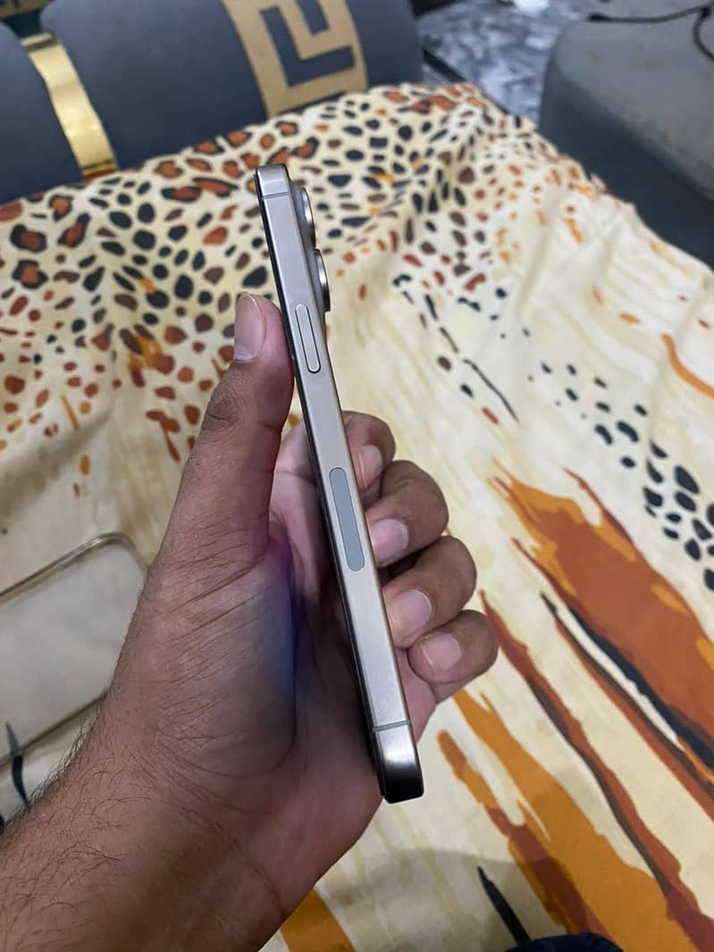 Iphone 15 pro max 3