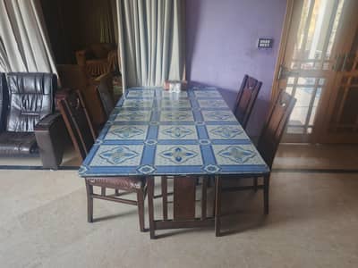Sirf table ha