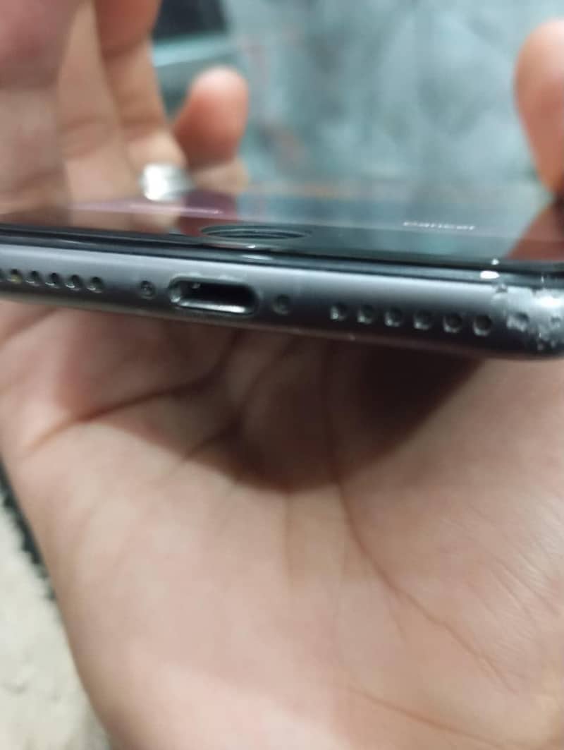 Apple iPhone 8 4