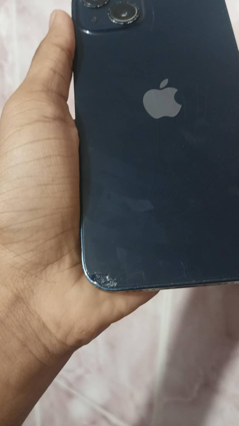 Apple iPhone 13 7