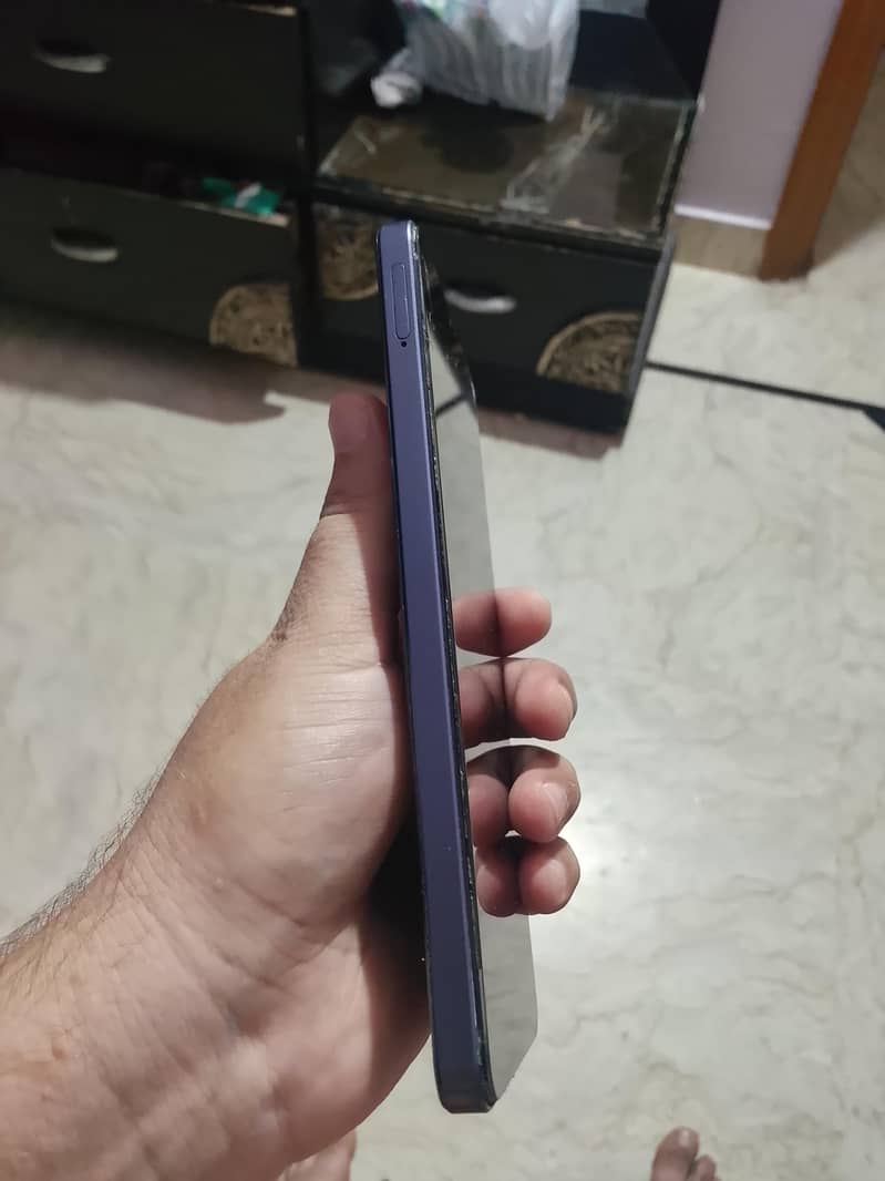 Realme Note 60 4
