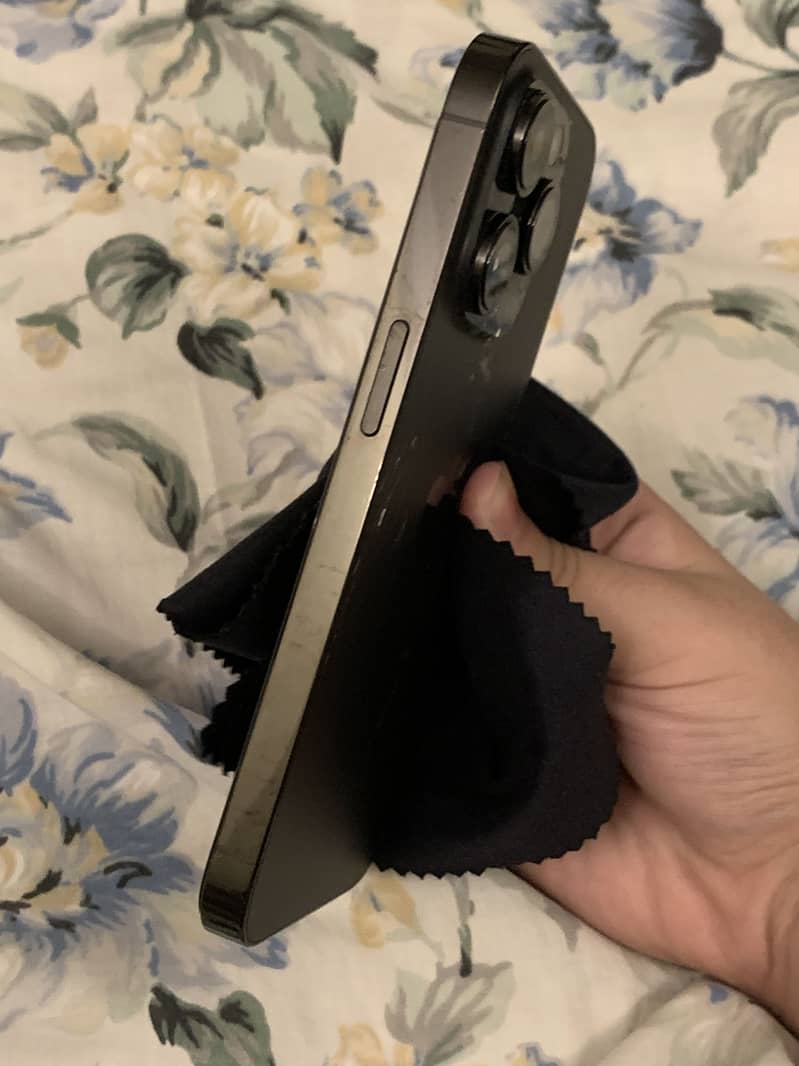 IPhone 14 pro 2