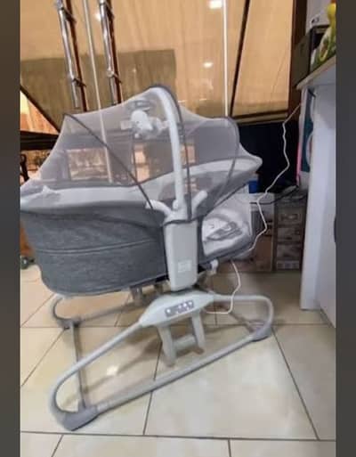 Urgent sale! Almost free!4 in 1 mastella bassinet + auto swing