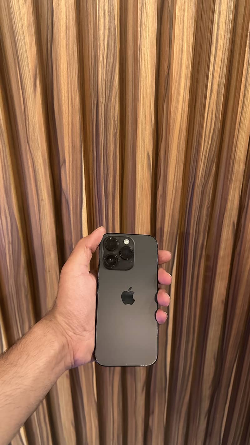 Apple iPhone 14 Pro 1