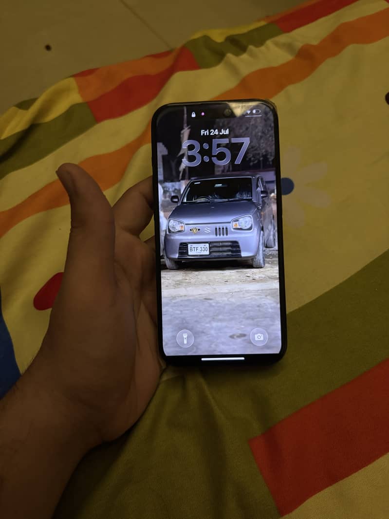 Apple iPhone 15 Pro 3