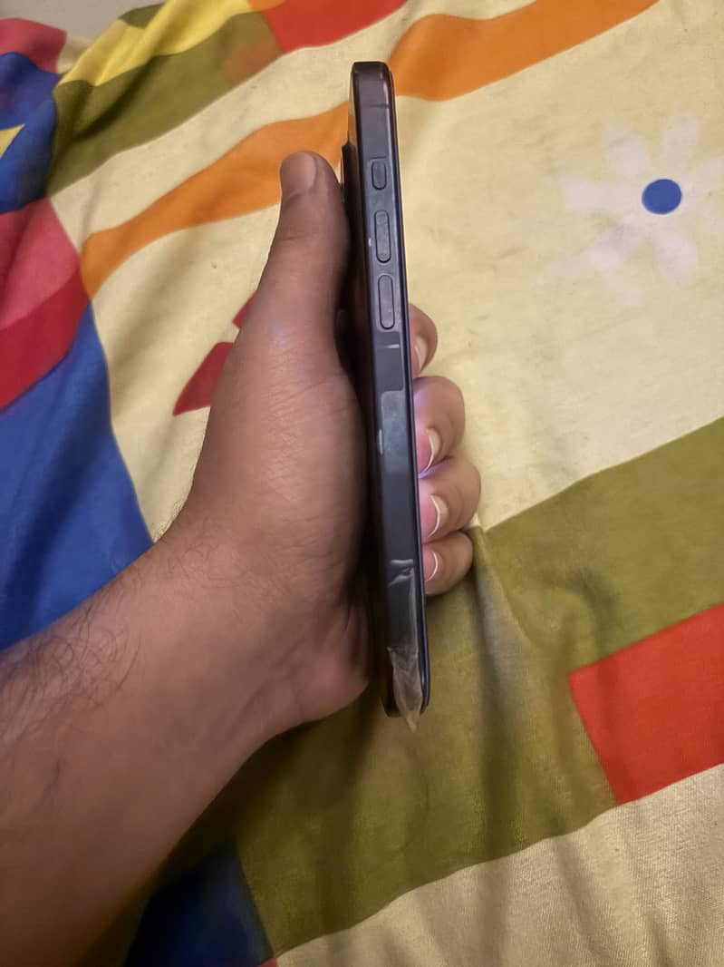 Apple iPhone 15 Pro 4