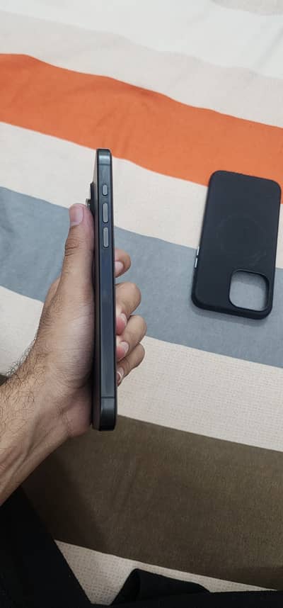 Iphone 15 pro max black titanium jv