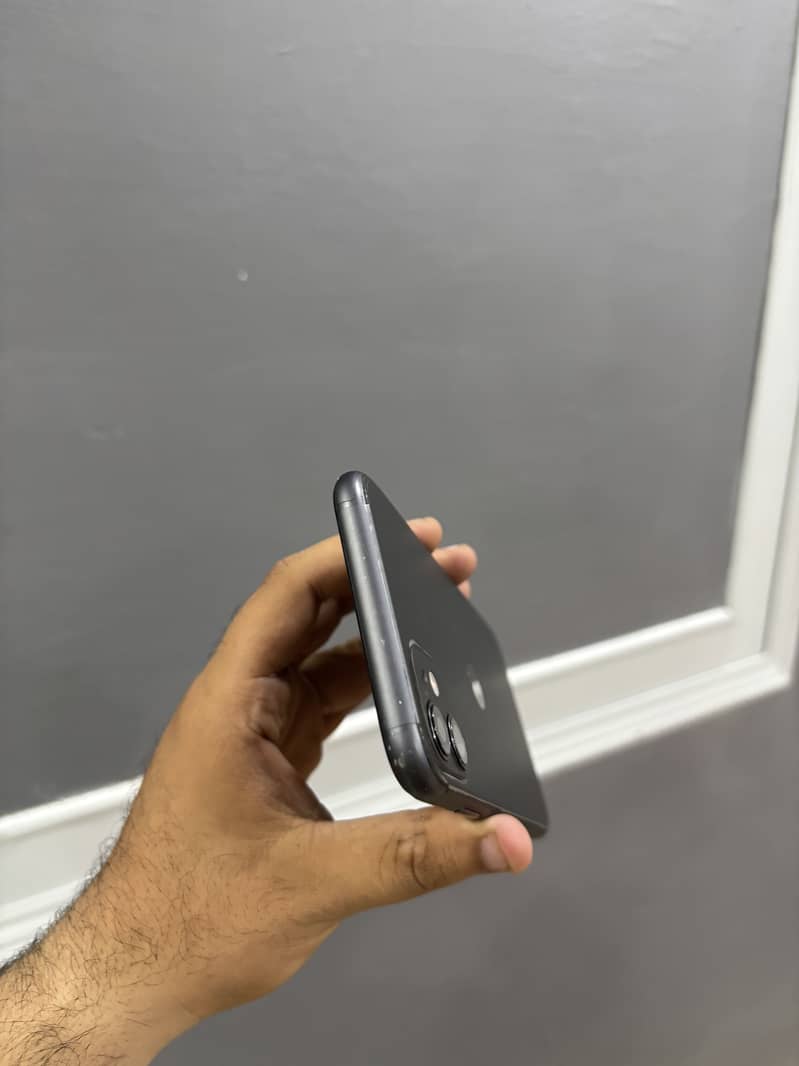 iPhone 11 5