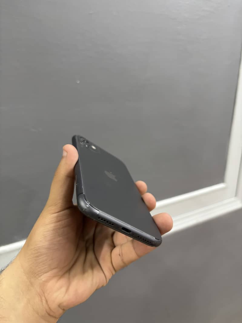 iPhone 11 6