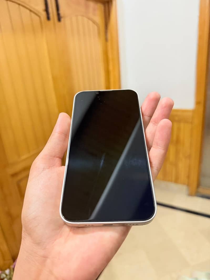 Apple iPhone 14 3