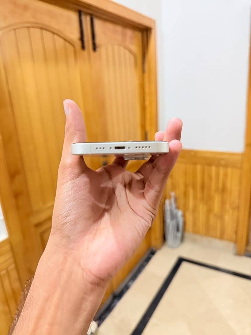 Apple iPhone 14 5