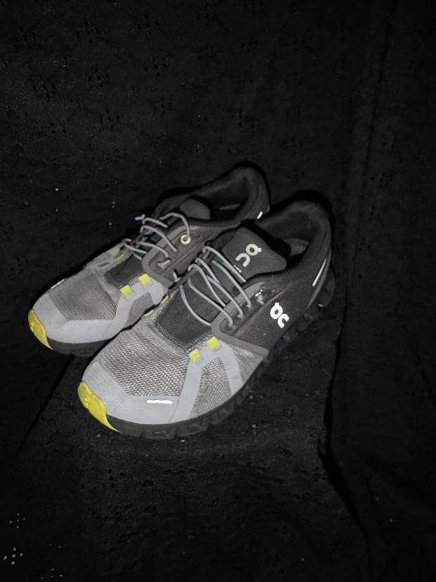 ON cloud shoes 1