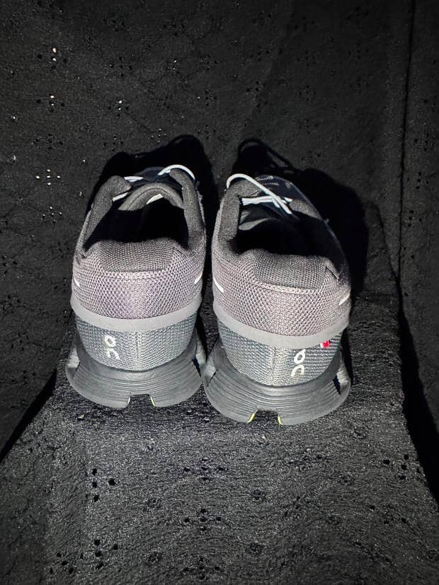 ON cloud shoes 4