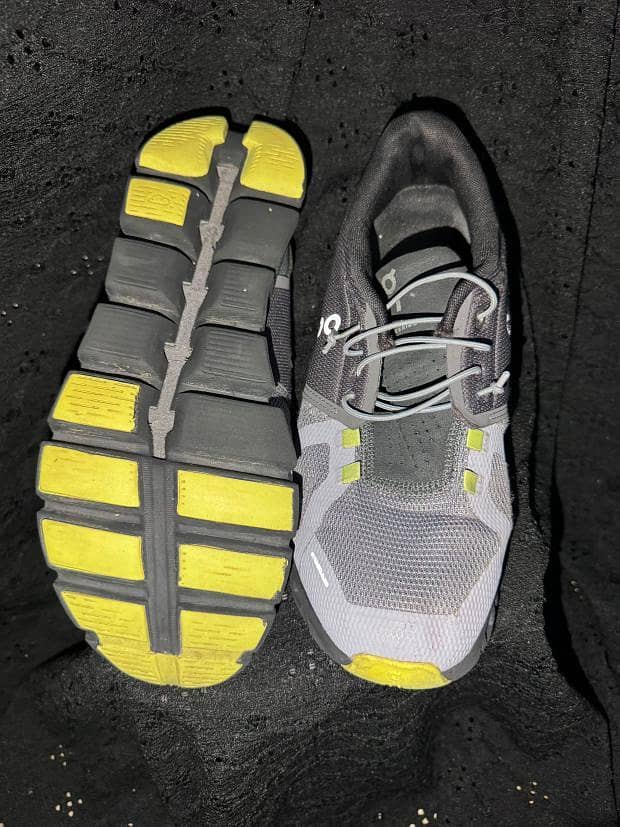 ON cloud shoes 5