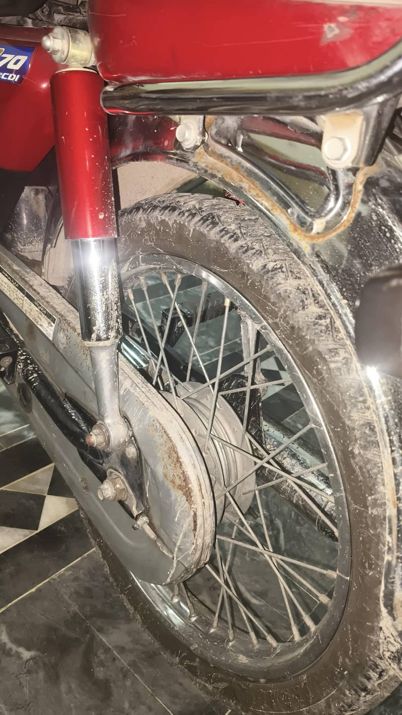 Honda CD70 4