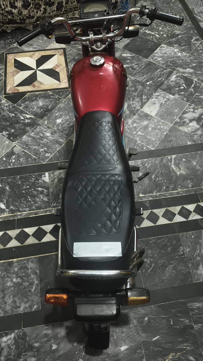 Honda CD70 6
