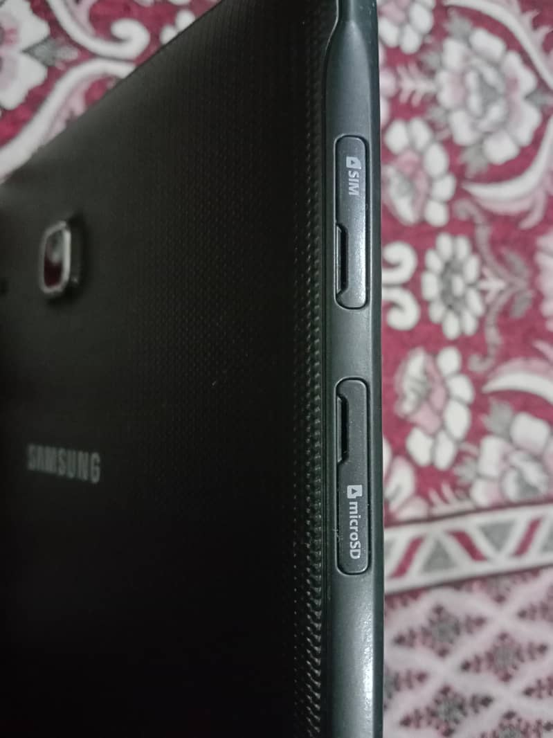 Samsung Galaxy Tab E 1