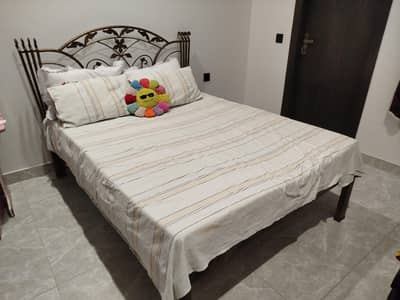 iron bed set for sale