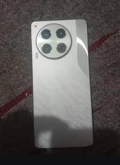 Tecno CAMON 30