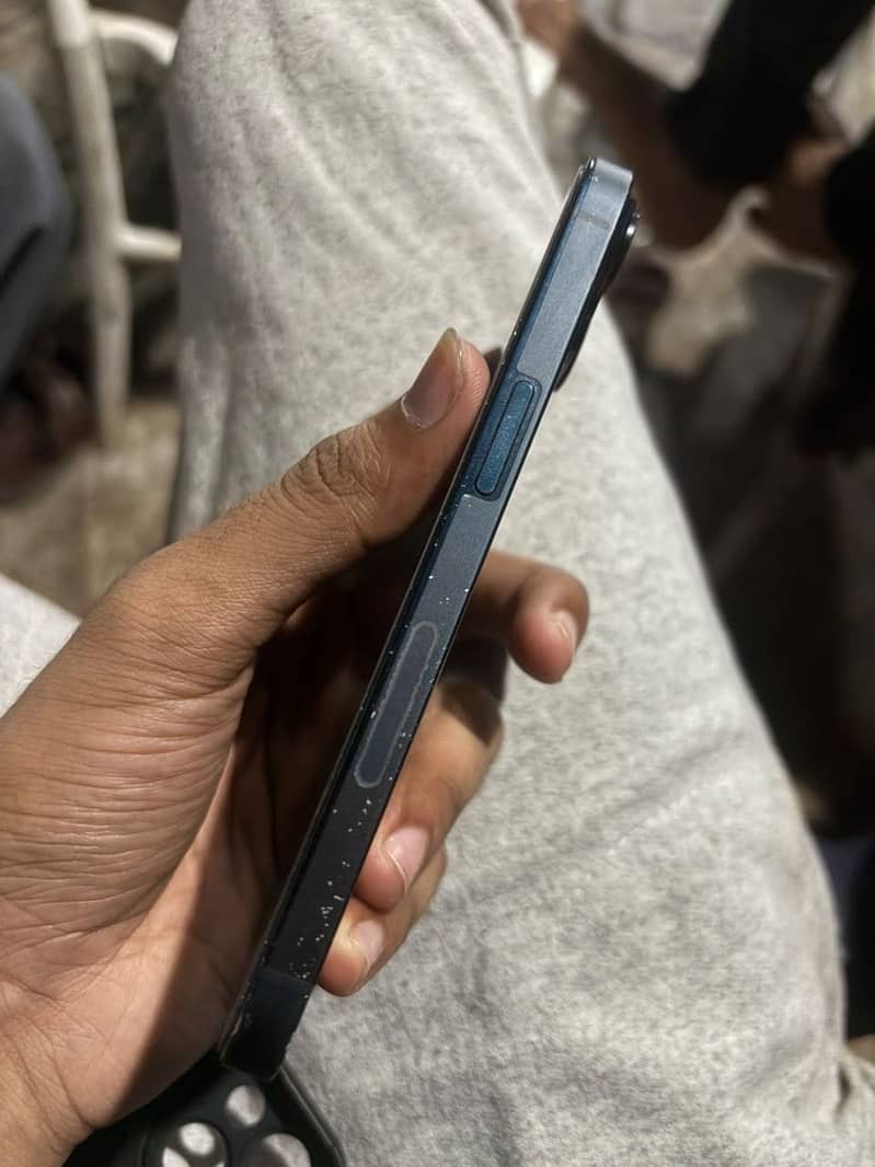 Apple iPhone 14 4