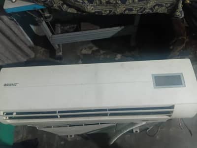 10 by 10 condition hai pipe sath ni hai remote or plate sath hai