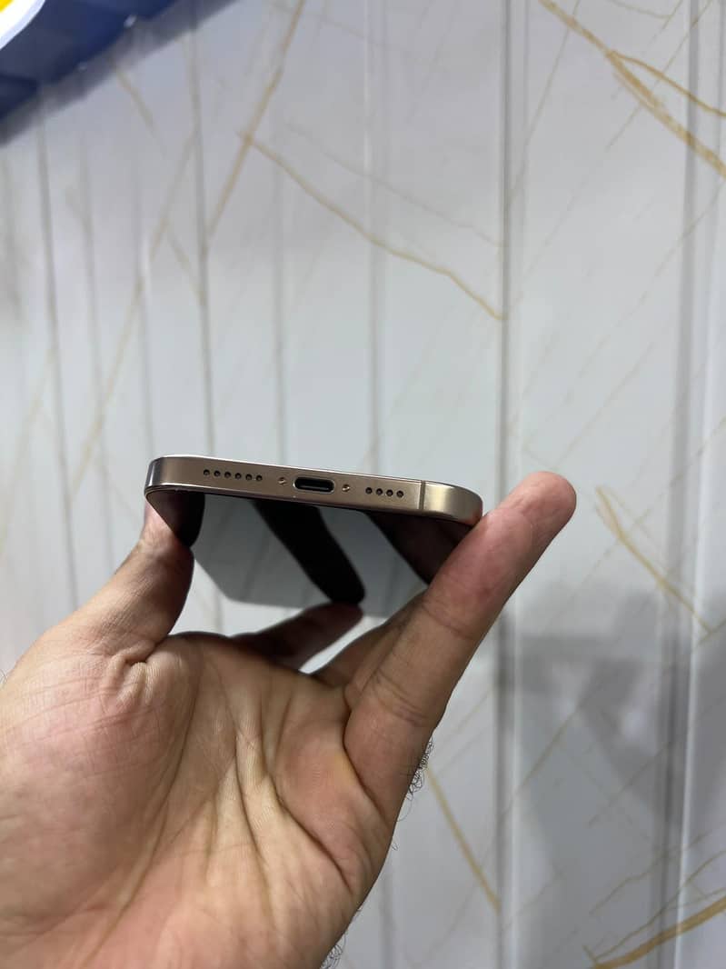 Iphone 16 Pro Max 3
