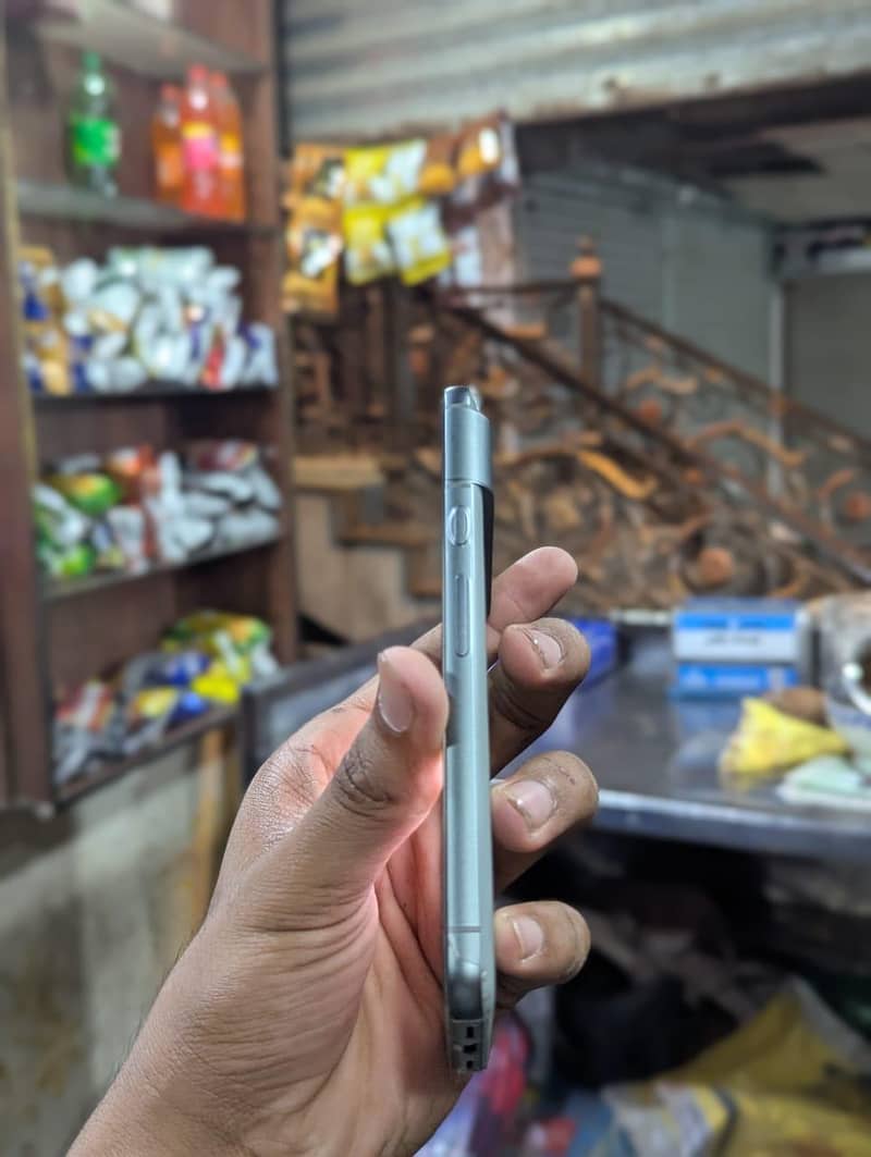 Google Pixel 8 3