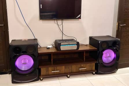 Sony Shake X7d with Wall & Floor Shaking Bass in Excellant condition