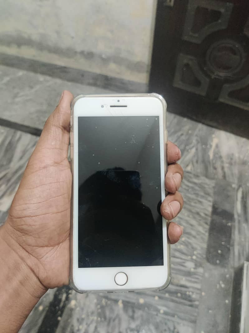 Apple iPhone 8 Plus 1